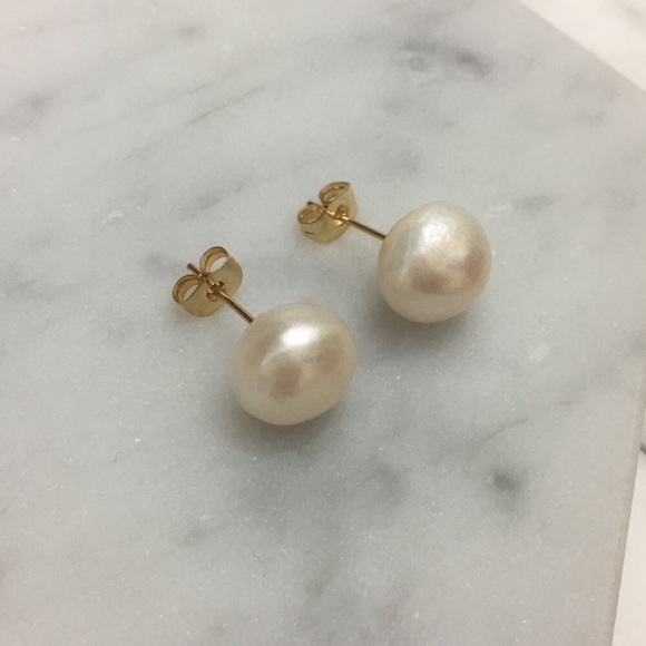 Freshwater Pearl Stud Earrings - Picture 4 of 4